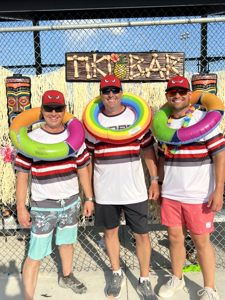 jScottElliott's tweet photo. #SmithvilleStorm11UAA Ready to go @HawaiianHitfest! #HawaiianHitfestBB22 @JustinCas17 @MadDogMay45 https://t.co/zdDqCEW4ls