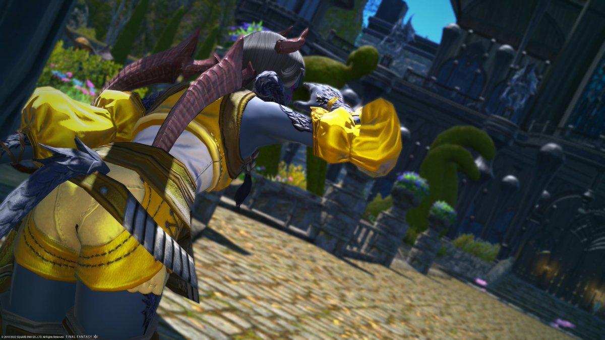 IyaYoake's tweet photo. Hey friends! I found these Succubus Horns at the Golden Saucer and I thought it would make for the perfect disguise to snoop around Haukke Manor with! I guess Iya should've listened to the people saying a shiny outfit would negate any effect it might have... #FF14 #FFXIV #GPOSERS https://t.co/UsUNwnZHAK