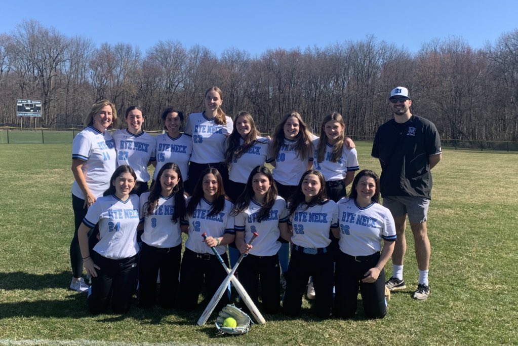 RyeNeck_Sball's tweet photo. Rye Neck softball finishes the regular season undefeated!!! What a season! Way to go! 🥎
@RNHSathletics @RNHS_Principal https://t.co/unBBoGYz80