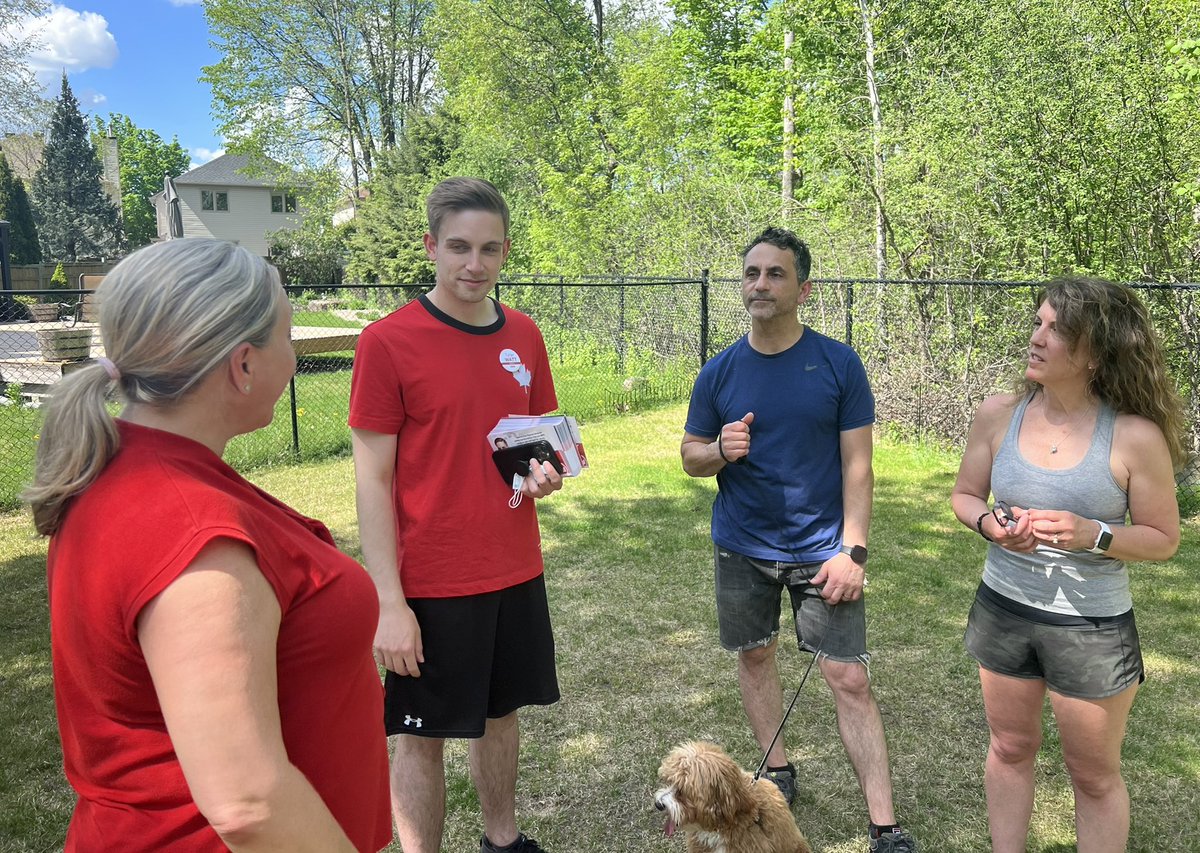 _JordanVecchio's tweet photo. I had such an amazing afternoon at the doors in #Barrhaven with @tylerwatt &amp; @MonaFortier. 

The tides are turning in #Nepean, &amp; people know it's time to elect a good MPP who will advocate for change in our community. We need Tyler as our MPP!

#GoKnockDoors #OLPAction #onpoli https://t.co/u4SglpTTpF
