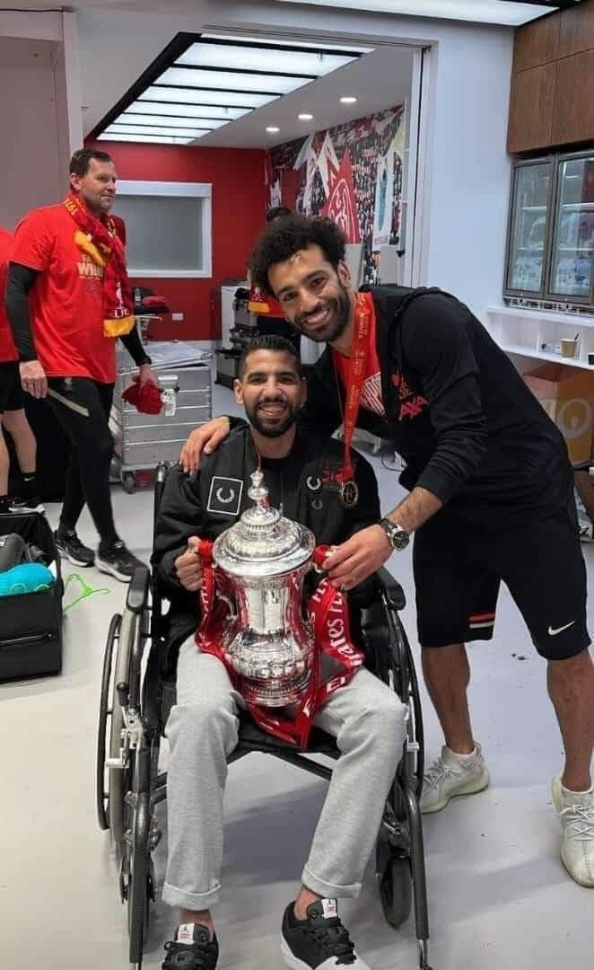 الله عليك يا ابو صلاح لاعب كبير وهذه الأفعال لا تصدر الا من الاعبين الكبار وانت دائما ما تثبت انك لاعب كبير باخلاقك العاليه قبل مهاراتك في الكوره