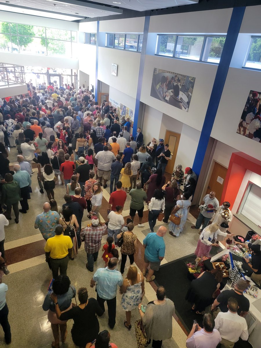 RealJCarmichael's tweet photo. (cont)
Couldn't have happened without everyone rowing in the same direction behind the scenes. Awesome teamwork across campus to go along with our unbelievable @uwg_thecoliseum team.
#WeGRADUATETogether
#WeRunTogether
2/2 https://t.co/ldQAjIgrKD