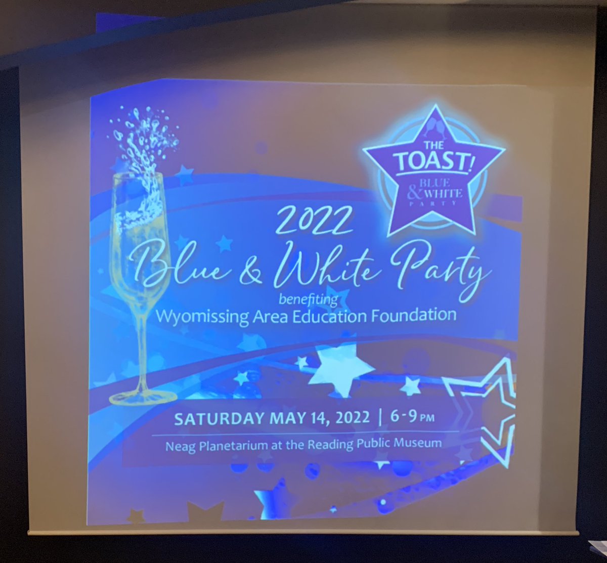 PhilaFreedomGuy's tweet photo. #WhereIsGUY greetings from #Wyomissing and a Blue&White event to support #WAEF —the school district’s education foundation supporting kids in need & creative programs to help #students succeed. Stop #5! (Now you know why I’ve been wearing Blue&White since 9AM!) 👩🏾🎓🧑🏻🎓👩🎓👏👍🇺🇸 https://t.co/ZQ4LUhvPSW