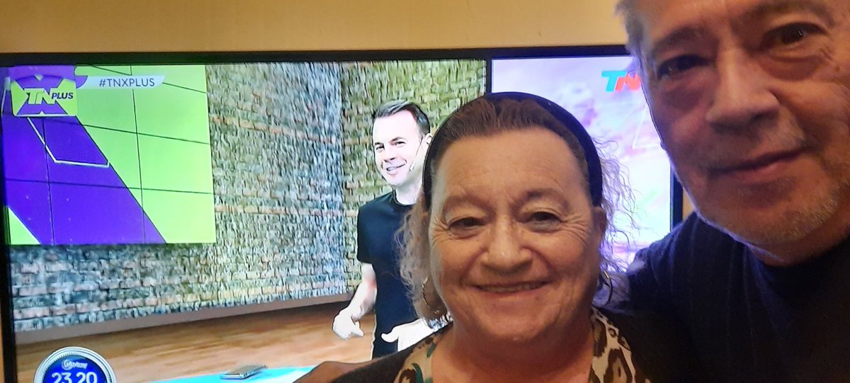 Desde Comodoro Rivadavia hermoso el programa te miramos todos los Sábados Alicia y Mario