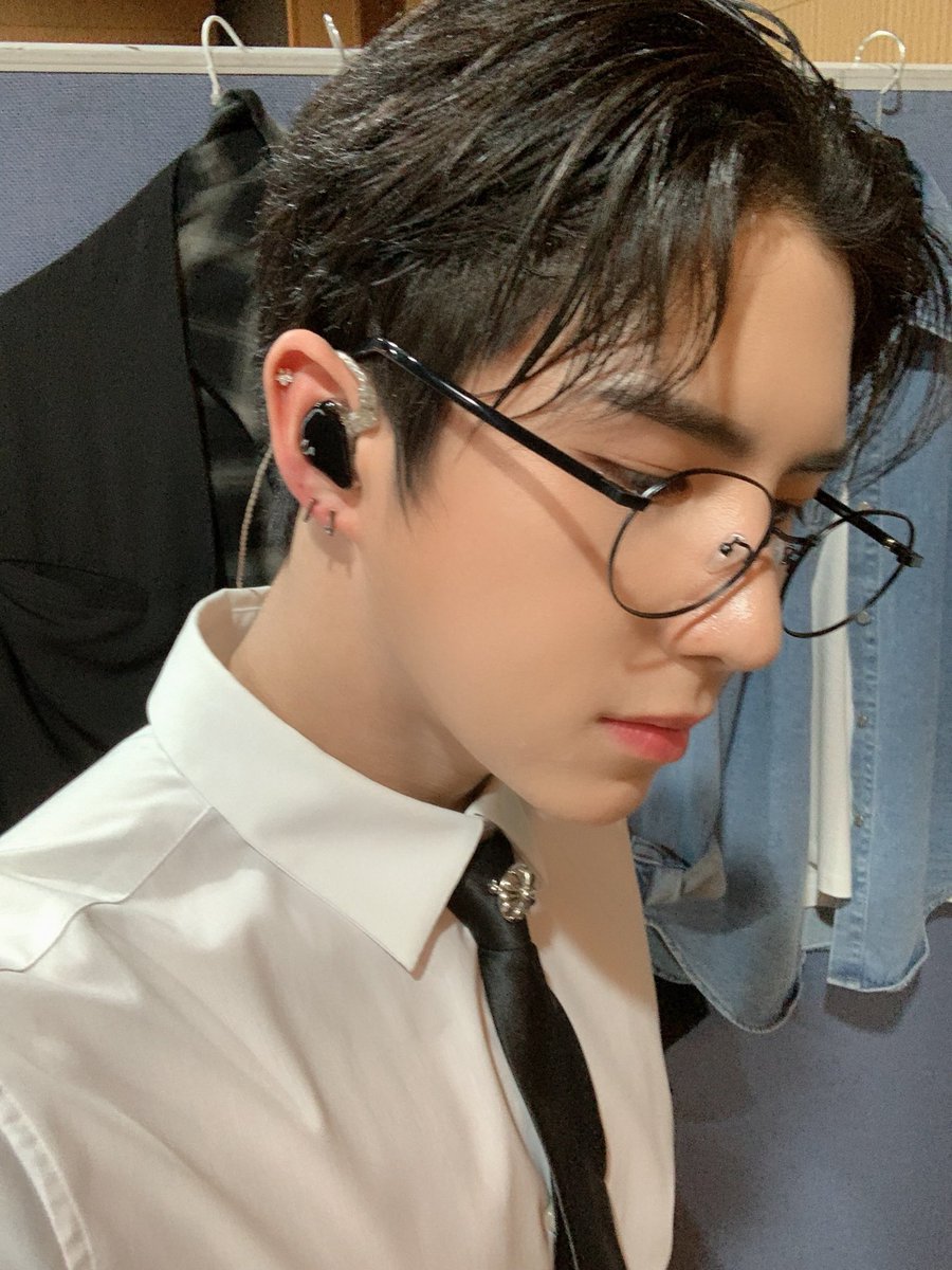 positiveace5's tweet photo. happy birthday to the best, most talented, most creative and most thoughtful boy sehyoon !! 💓 choice love and miss you so much so make sure to enjoy your day and stay healthy and happy 💞💕❣️ 

@official_ACE7 #봄햇살같은_세윤이의생일 #HAPPY_WOW_DAY https://t.co/Q8esrT5l40