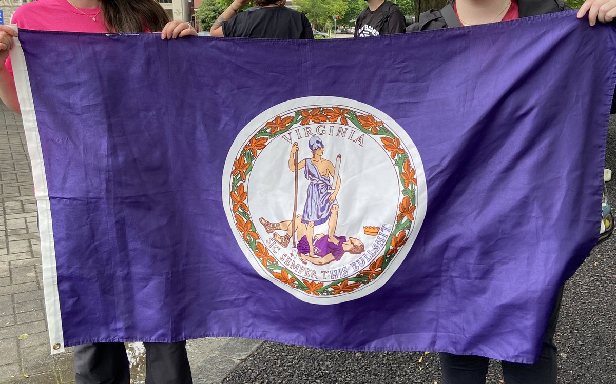 jlock's tweet photo. Thousands of Virginians came together today in a show of solidarity to declare: no courts, no politicians, and no bans should ever take your freedom and right to abortion. THANK YOU, Virginia! 📢💕#BansOffOurBodies @PPAVirginia https://t.co/7faeglEGxx