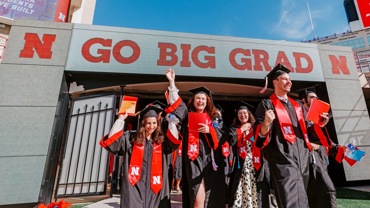 UNLincoln's tweet photo. 🥹 Proud 🥹

Congrats to our May '22 graduates! Excited to see all the great things you do as Husker alums. #GoBigGrad https://t.co/65AZ27jWzw