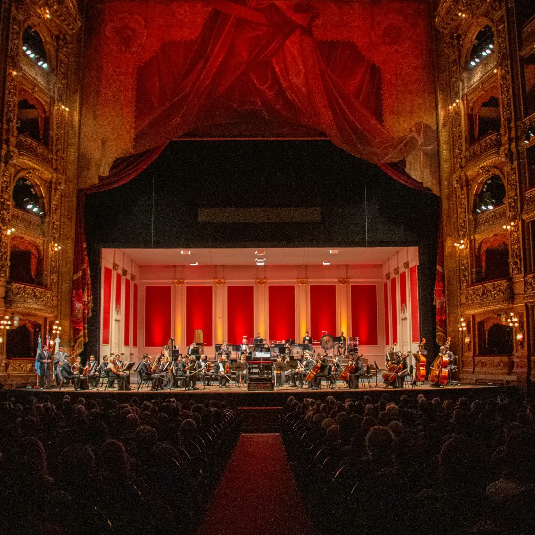 EmbajadaParArg's tweet photo. Histórica presentación de la Orquesta Sinfónica Nacional del Paraguay en el Teatro Colón de Buenos Aires congregó a más de 2000 personas 📯🪗 https://t.co/FBbBlFcxJ7