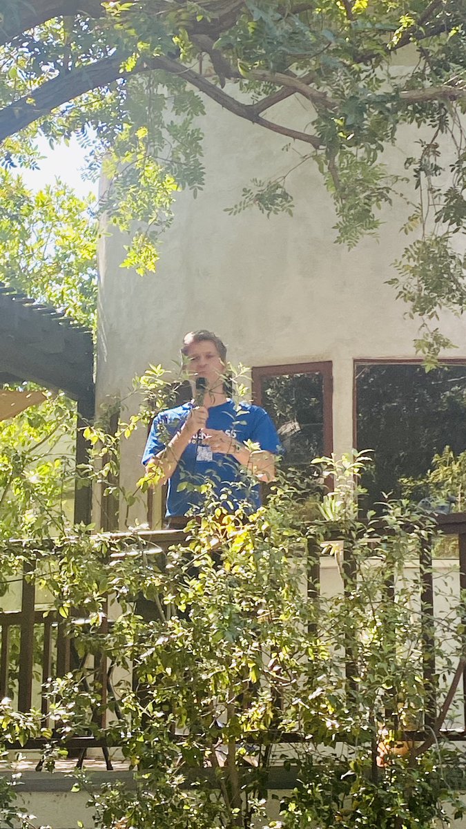 It was an honor to meet <a href="/KarenBassLA/">Karen Bass</a> for #LAMayor She is the perfect candidate for our city, definitely has my vote! 🗳<a href="/EAPDLA/">East Area Prog. Dems</a> 🇺🇸