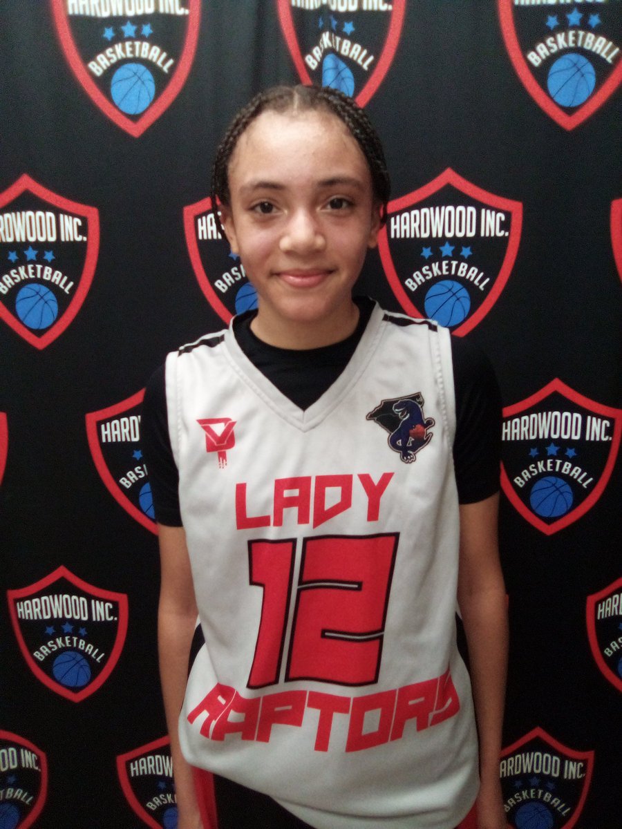Izzabella Sarratt, 9th, 5'8, Sarratt Can create space for her teammates all while being able to break the press. She can shoot pass and drive/score. Her leadership stood out to me today above all. @inc_hardwood <a href="/IzzabellaSarra1/">Izzabella Sarratt</a>