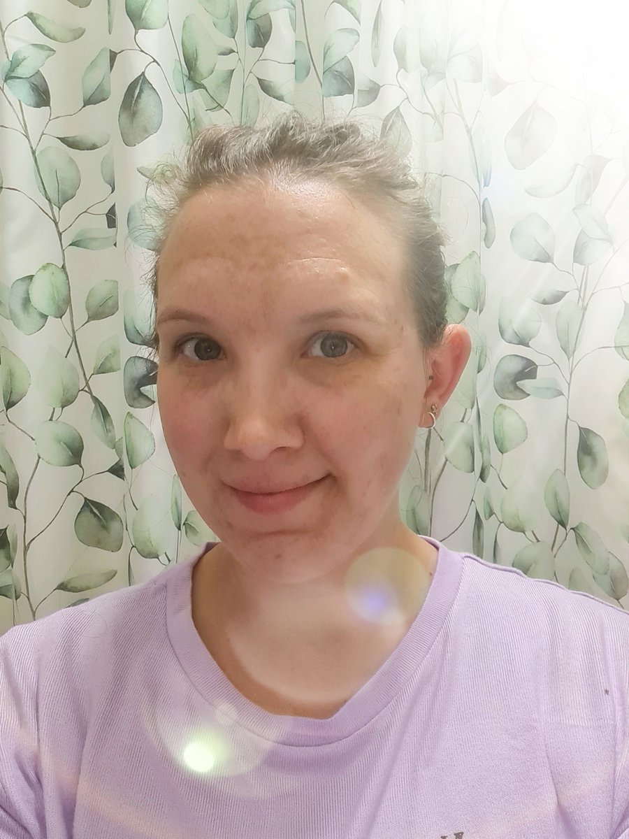 JoBoShortys's tweet photo. It's gone midnight here so I'm officially 40.🥳
I was gifted a purple top and then I notice #katBurrell also in purple 😊 at #qfxevents
#WynonnaEarp
#BringWynonnaHome
#Earpers https://t.co/7e7CMvdIuh