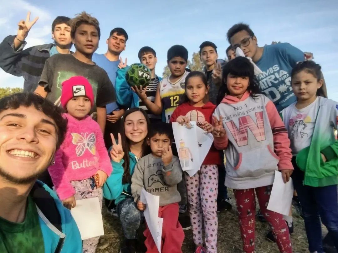 juvenemerlo's tweet photo. 💙 Merienda, juegos, deporte  y música para lxs niñxs de #AltosDeMerlo

✌️ Seguimos construyendo más #NuevoEncuentro.
¡Sumate vos también, te estamos esperando! 

#Juventudes #Merlo #NE #Todxs https://t.co/eaNLoIl7ik