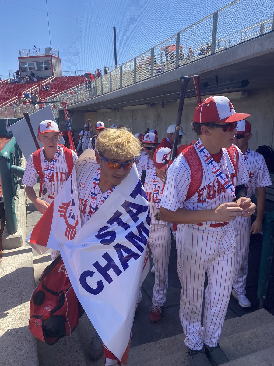 eunice_high's tweet photo. Your 2-A State Champions, Our Eunice Cardinals! We are all so very proud! #18 #CardinalStrong #bringinghometheblue https://t.co/fvj1rgnMhR