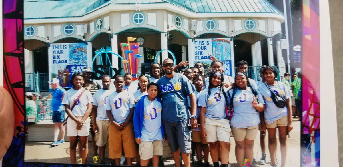 MitchellOssie's tweet photo. Please join us in celebrating our band scholars! They arrived home safely! 
We appreciate Mr. Hamilton for his commitment to providing our students with opportunities to experience success! 👏🏾 🎺🎼🎵🏆 https://t.co/Lv3kjVENph