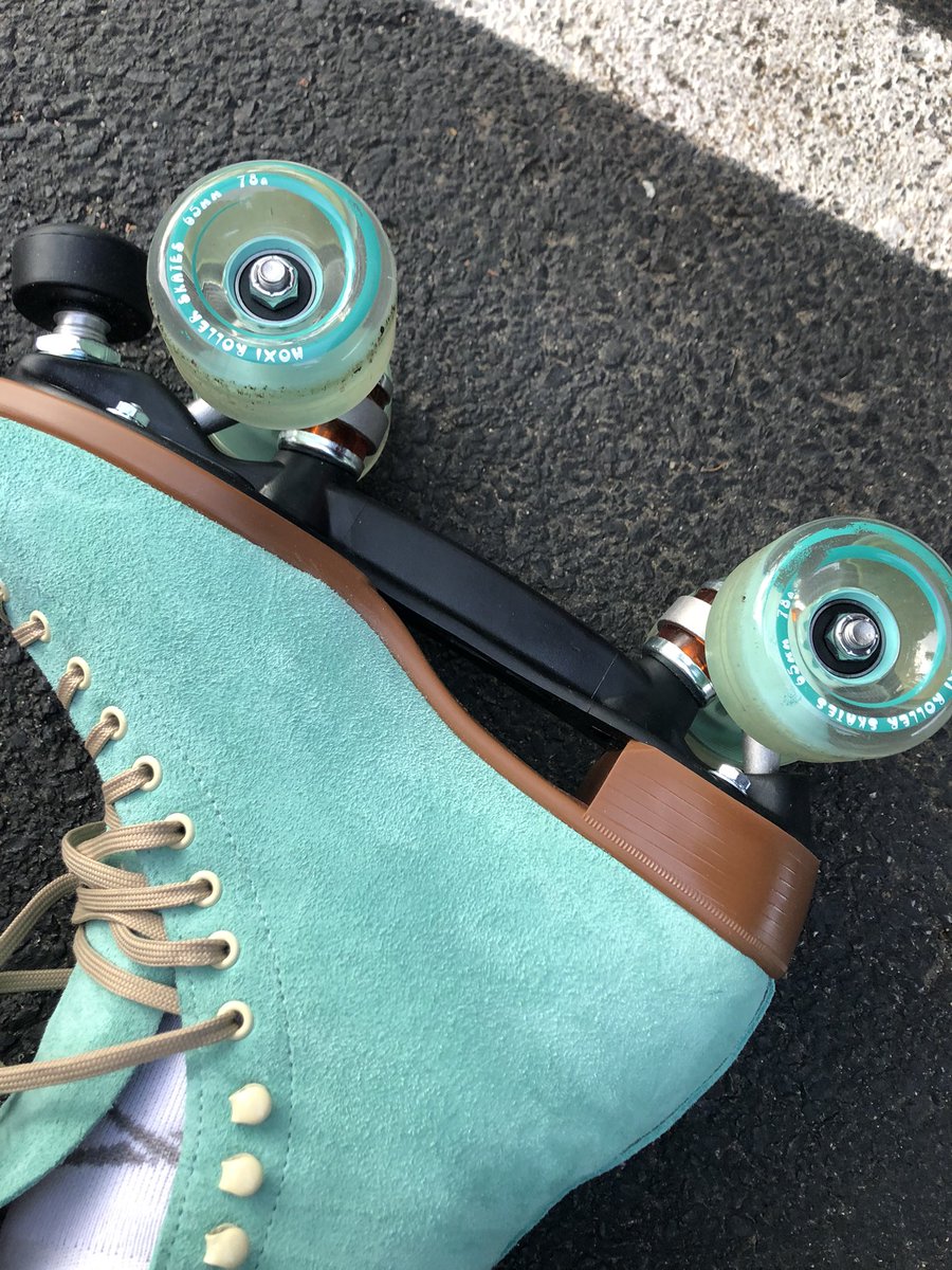 justrubyk's tweet photo. Putting some miles on these skates on this warm day 💗🛼😂 need lots of practice #moxirollerskates #SoftwareEngineer https://t.co/gF7hN7Or1O