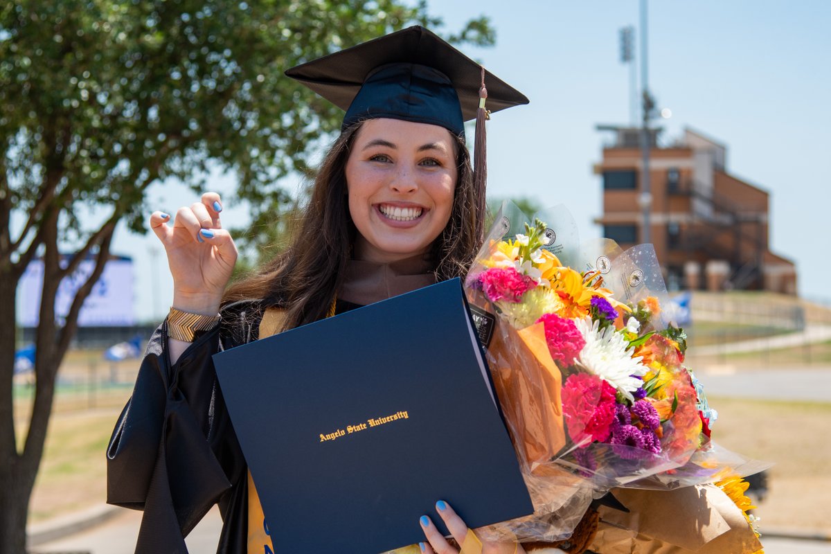 AngeloState's tweet photo. Five ceremonies. Two days. One amazing weekend.
We loved celebrating with our College of Science and Engineering, @AngeloCoBiz and College of Arts and Humanities #AngeloGrads today! Stay tuned for more photos of graduation. https://t.co/rTfIpvy8wb