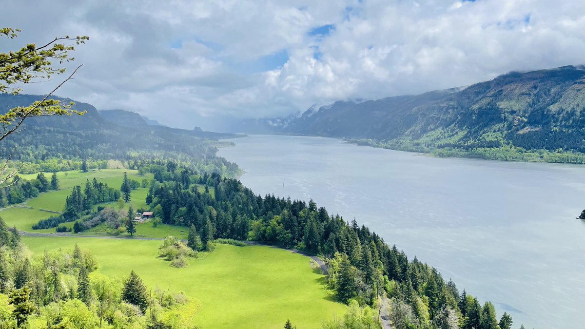 Busy Saturday with breakfast at Bonneville Dam, hike at Emerald Falls and trip up to Cape Horn. The Gorge did not disappoint #ColumbiaRiver #Gorge