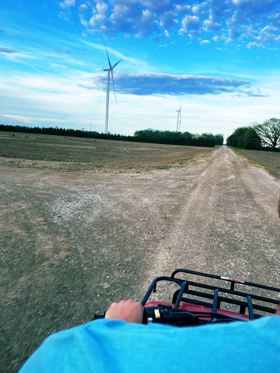 MaOnTheAir's tweet photo. “Did you know these giant fans produce 67% of the cooling effect in Ontario?” - Doug Ford
#TheMoreYouKnow #DefinitelyReal https://t.co/zCVecrMAFw
