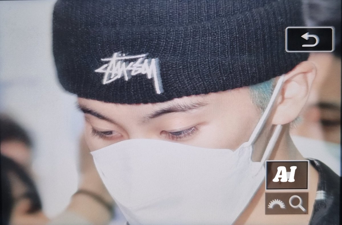 MARKLEE_IDN's tweet photo. [PREVIEW] 220515 #NCT127 di bandara untuk melakukan penerbangan menuju ke Jepang hari ini (3)

#MARK #마크 #NCT https://t.co/b91GJUgUFr