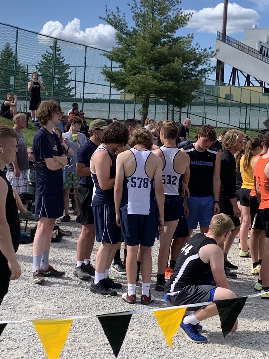 erinmolden's tweet photo. Finished up the JV Track season with these awesome people last night. I love seeing the growth in skills and confidence through the season 💪🏼 #DiscusLlama #ShotPutLlama #ThrowerLlama🦙 https://t.co/ui8zQKAHUp