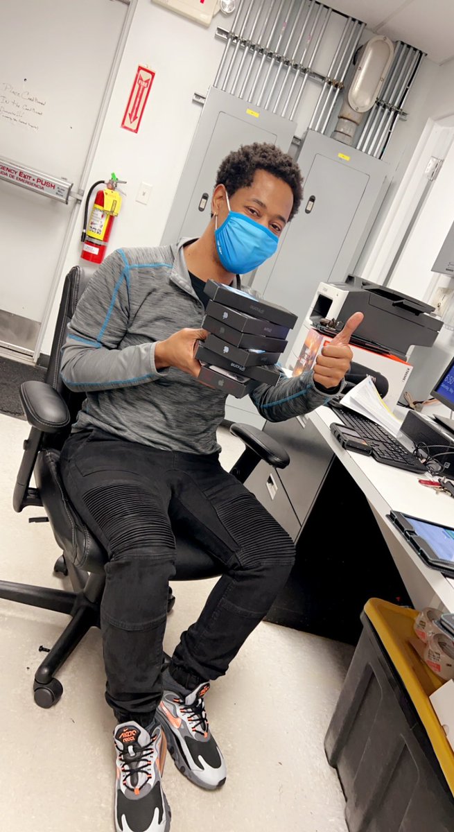 iamkellsmcc's tweet image. #switchoversaturday🎉🎉🎊🎊🎉 Kahlil has been working hard this month!!! Closing some CRUs on this fine Saturday!!!! CPike strikes again!! We will not stop until we are #1 everywhere💨💨 @404girl @jillmill321 @Mr_Feliciano20 @natashamichael_ @GigiWingz #teamwork #Dreaminblack