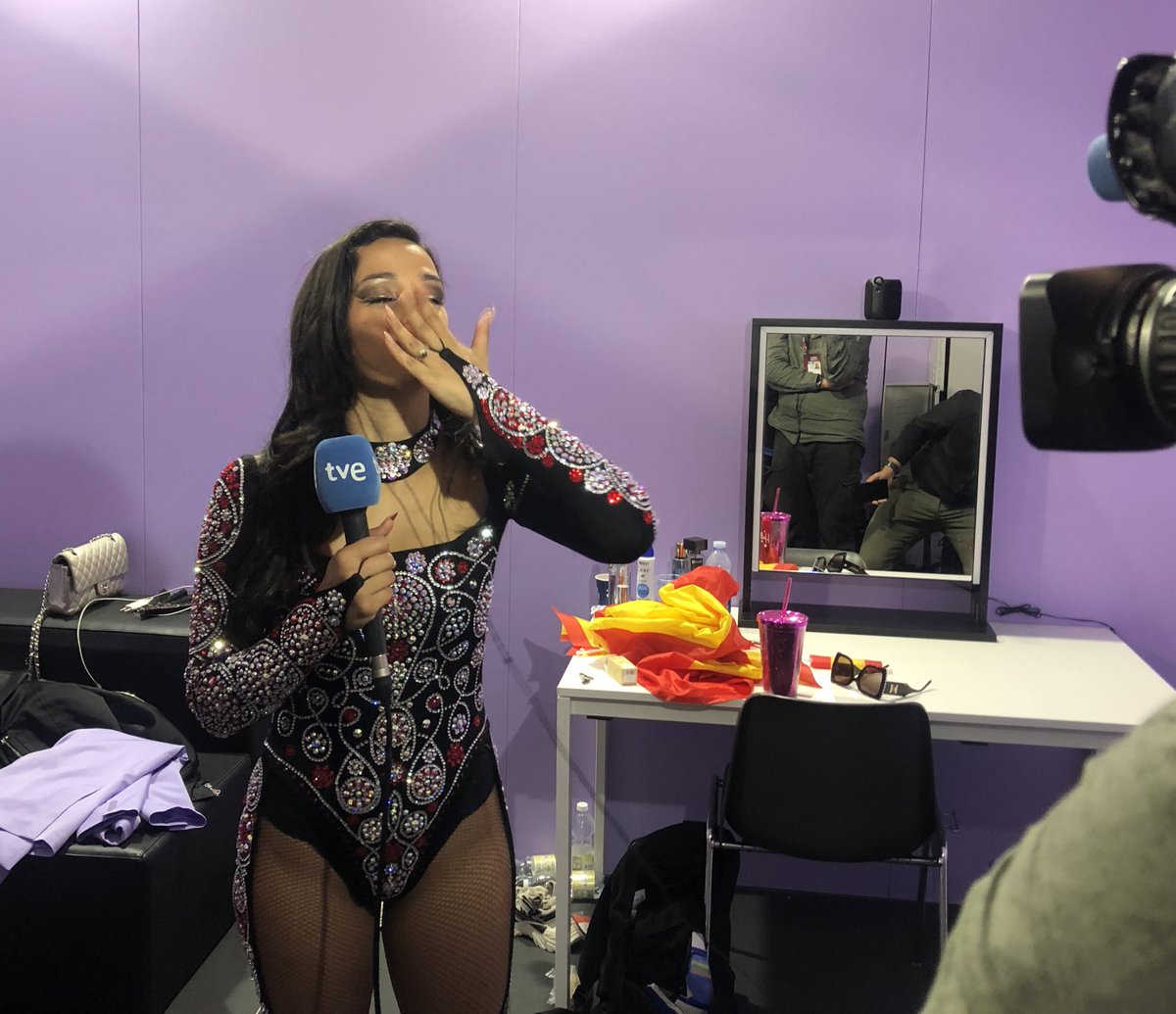 Julia Varela tweet media