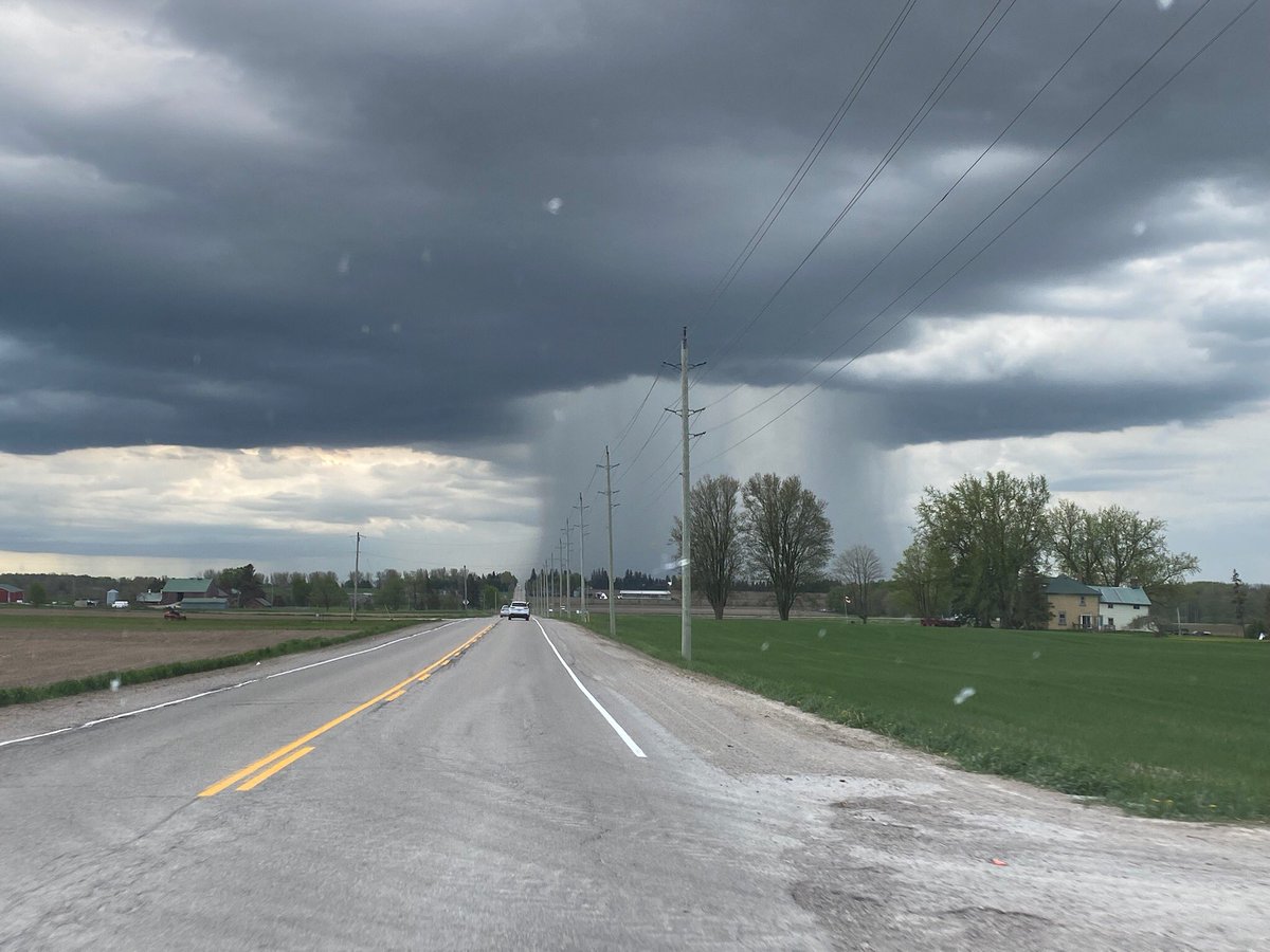 KMacTWN's tweet photo. Thunderstorms over #Elmira Ontario look like a Martian landing. #Onstorm @weathernetwork (📸Cheryl MacDonald Coffey) https://t.co/kxTGSmEdya