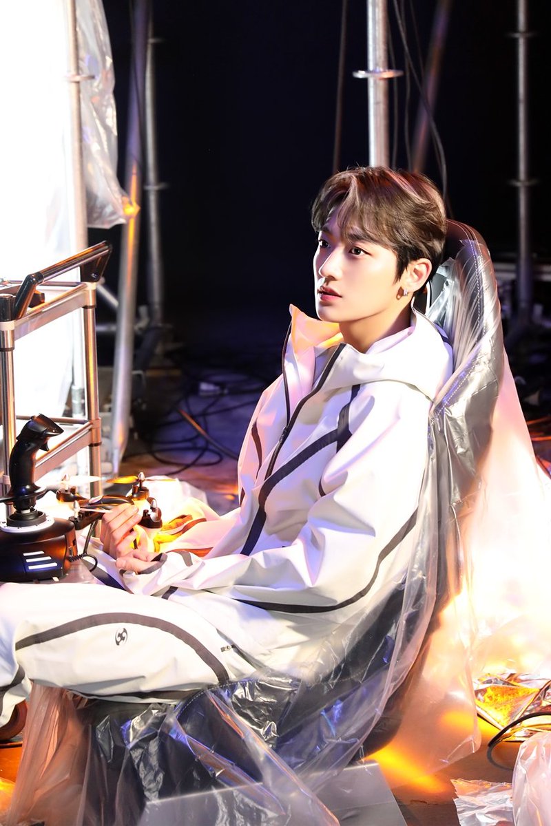 WonBrazil's tweet photo. [🎞️] 14.05.22 - #HQ

Fotos + assinatura do Won publicadas no artigo do #GENIE

"Um drone + Won = Nossas combinações são sempre amor" 

Cr. CiipherBrazil

#Ciipher #싸이퍼 #WON #원 @RAIN_Ciipher https://t.co/9y1QQIKk6b