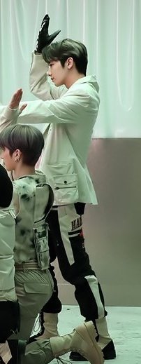 WonBrazil's tweet photo. [🎞️] 14.05.22 - #HQ

Fotos + assinatura do Won publicadas no artigo do #GENIE

"Um drone + Won = Nossas combinações são sempre amor" 

Cr. CiipherBrazil

#Ciipher #싸이퍼 #WON #원 @RAIN_Ciipher https://t.co/9y1QQIKk6b