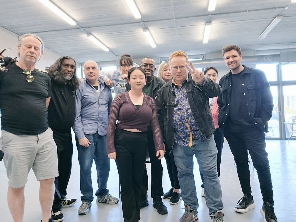 Rachealtse's tweet photo. It was an excellent masterclass with #SamStephen. We talked about what drama brings to us,we danced,we sang, we created a Bonkers scene on airplane ✈️ The Joy that I can't find anywhere else.
Appreciate your hardwork for us @OutsideTheatre ❤
#GoodSaturday
#NeverGiveUp https://t.co/j2hHR4Yw5F