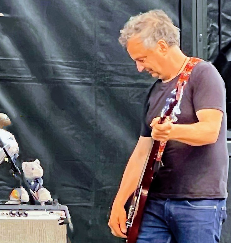 ira424's tweet photo. Awesome to see @CarpetTheCat was able to bring @InstantDave along for @RussoAlmostDead triumphant return to @WestvilleBowl .  Happy #Caturday to all.  #PeaceAndLove  (photo credit to @village_block and @amyfisher18 ) https://t.co/2EMNqVTqbZ