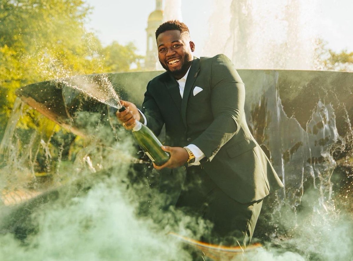 Mr_theRealest's tweet photo. As the 1st person to graduate in my family, May 13th, 2022 marks a historic moment. I am now an Alumni of Baylor University &amp; it’s time for me to become a Worldwide Stepper!
🍾5x Dean’s List Scholar 
🍾2-Yr President of NSBE
🍾2-Yr Chief Egr. of Baylor BAJA
🍾12+ Job Offers https://t.co/J2vlgApB2d