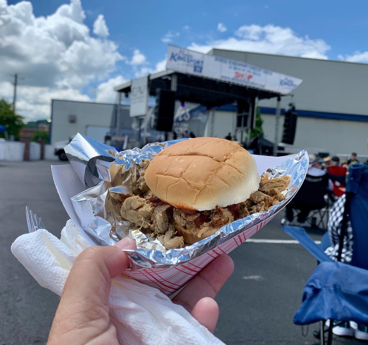 ETSU90's tweet photo. Fun day in #myhometown #KingsportTN attending @RacksByTracks with @abcrowley90 & @CarlaChildress #GoodBBQ #GoodMusic #GoodDrinks and lots of fun with #EastTennesseeLiving https://t.co/9KDVuxoO7K