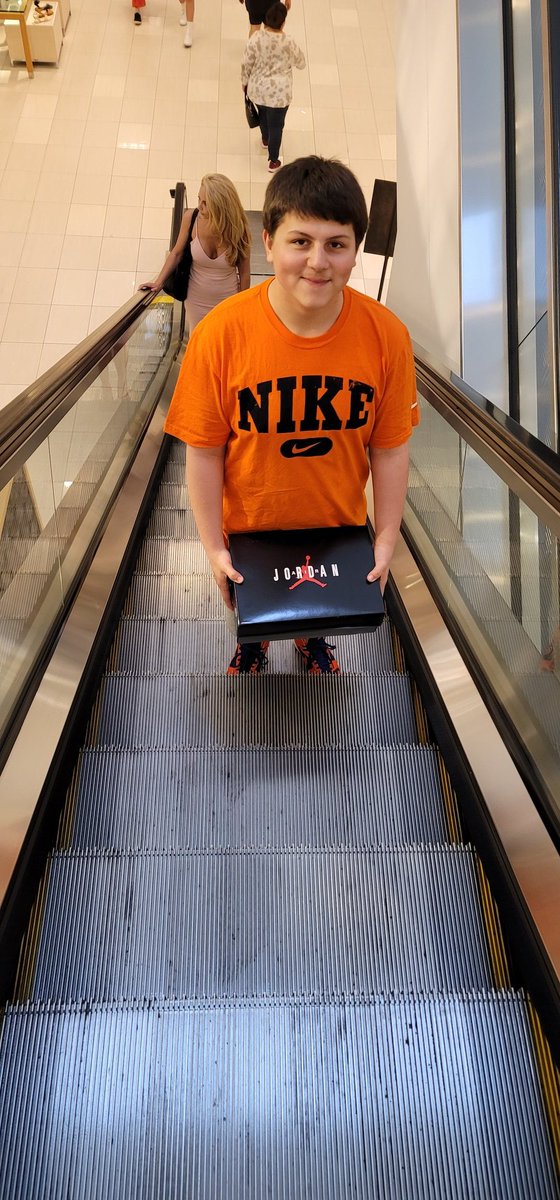 LexxDaTurtle's tweet photo. Wsup Fam!
Lil Man just made his first deal at my local resell store, Impossible Kicks. He got me emotional following in my footsteps. Plus he was making moves at BoxLunch. So proud of him!
🐢👀🔥😱
@SneakerAdmirals @BoxLunchGifts
#ImpossibleKicks #Grinding https://t.co/ljqp3ojdCy