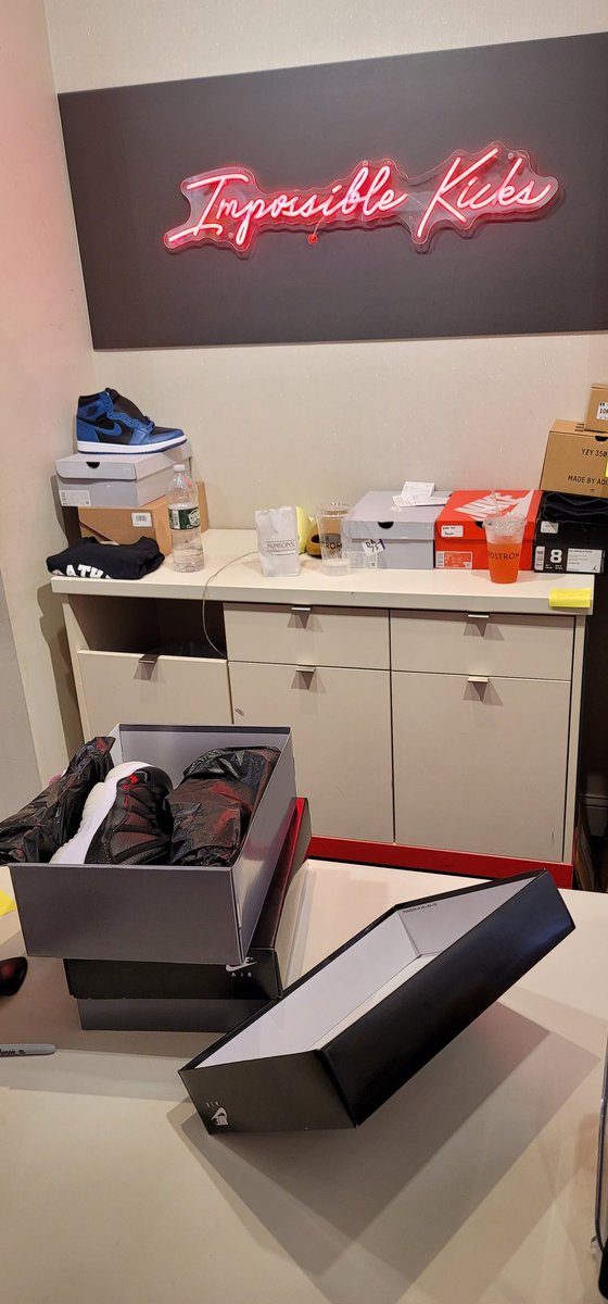 LexxDaTurtle's tweet photo. Wsup Fam!
Lil Man just made his first deal at my local resell store, Impossible Kicks. He got me emotional following in my footsteps. Plus he was making moves at BoxLunch. So proud of him!
🐢👀🔥😱
@SneakerAdmirals @BoxLunchGifts
#ImpossibleKicks #Grinding https://t.co/ljqp3ojdCy