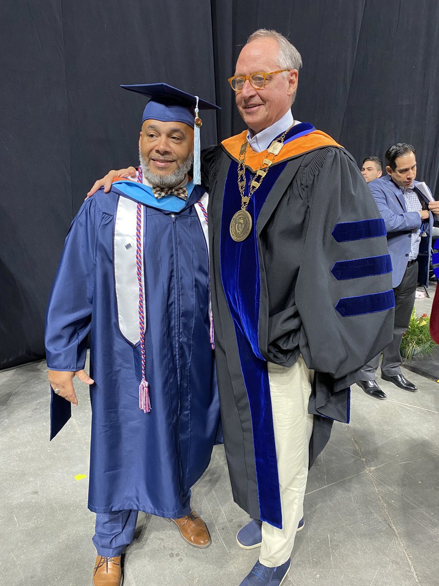 PresidentEighmy's tweet image. My favorite day of the year! #UTSAGrad22 Congrats to all our graduates!