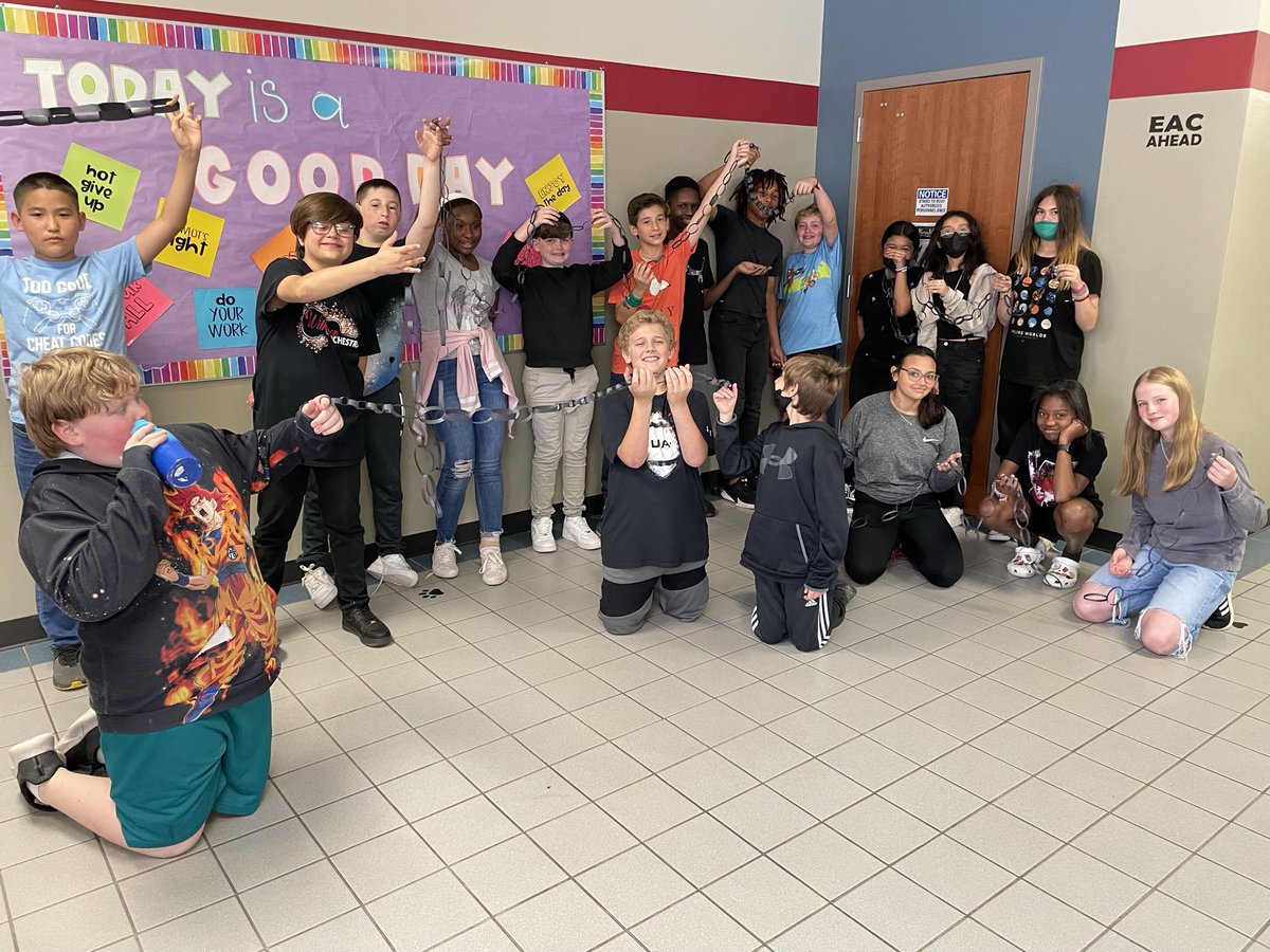 Smith_Educating's tweet photo. FUN! No expectations, no grade, no lecture- just the kids and their smiling faces. Friday was refreshing seeing all of the kids’ laugh constantly and get to be KIDS! https://t.co/OGRB9yL9vL
