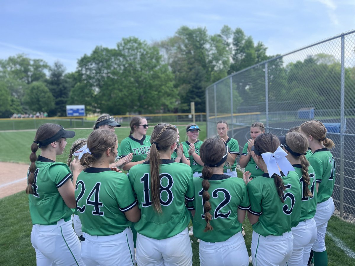 Cards did not fall in our favor, BCHS 5-YHS 4. Girls fought, tallying 9 hits: Mc Nally( 2-3) 2B, Booher= ( 1-2) 2B, Sylvester= 3B, Willis=(2-3) 3B, Jones (2-4).  <a href="/DelCoPreps/">Brian Beaver</a> <a href="/YHSAthletics/">Yorktown Athletics</a> @GusMartin_SP <a href="/rgeneraljr/">Robby General</a> <a href="/Brian_Haenchen/">spooky hank 🇰🇷 👻</a>
<a href="/IHSAA1/">IHSAA</a> <a href="/SCAIndiana/">Softball Coaches Association of Indiana</a> 
<a href="/HHCConference/">Hoosier Heritage Conference</a>
<a href="/Indianapreps/">Indiana Preps</a>