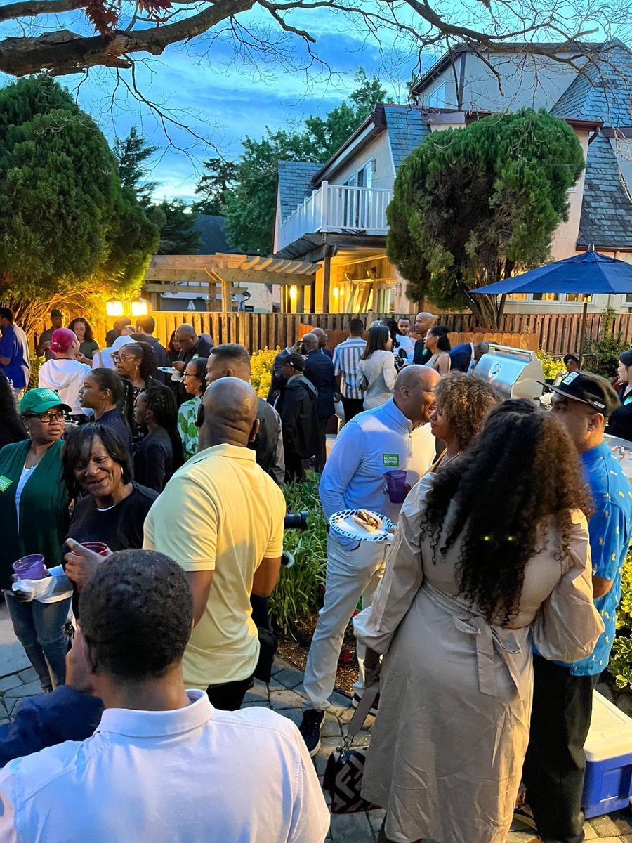 MurielBowser's tweet image. Thank you, Ward 4, for coming out this evening to support our campaign for four more years

Ballots hit mailboxes this week. I ask for your vote by June 2️⃣1️⃣ because proven leadership matters 

Together, we will ensure every resident has a #FairShot MurielBowser.com