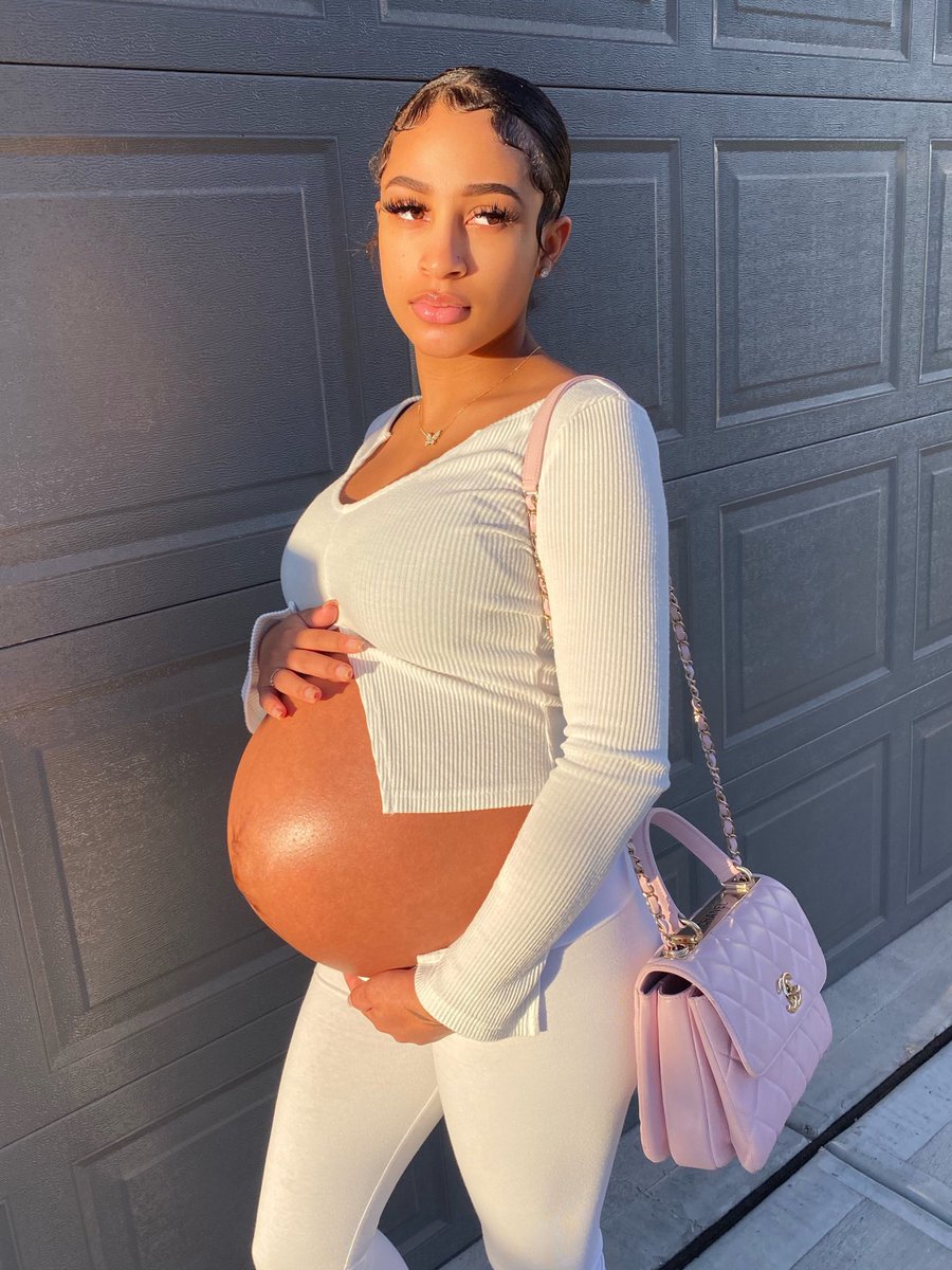 samariajdavis_'s tweet photo. baby mama 💕 https://t.co/2jI9c2ko3C