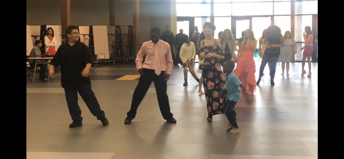SGTheBestNest's tweet photo. ✨ Our Eagles enjoyed their Spring Formal tonight! The dancing, the fun, the laughs were all so memorable‼️  What a great night for our Eagles! #TheFutureStartsHere #EagleNation https://t.co/RsnpMvdCav