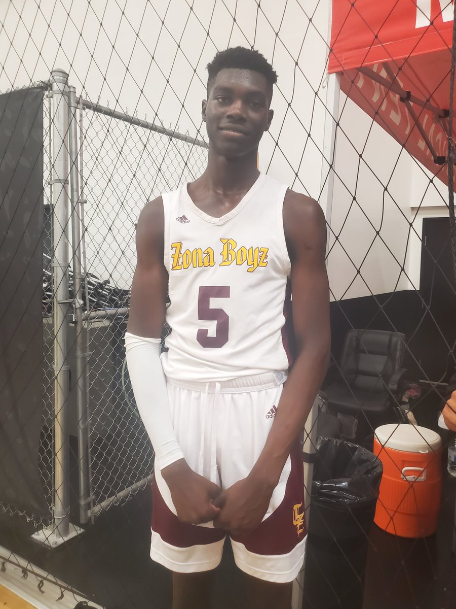 ll2_tt's tweet photo. Big"L" @olayhamed 
21pts 10rebs 7Blks 2Asst 
#TeamZona @thestagebball https://t.co/mevg6z1LoL