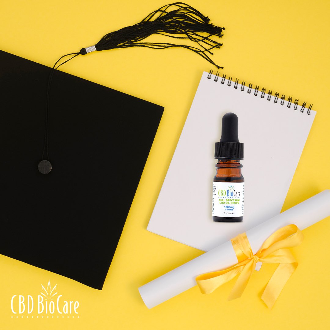 CBD4People_Pets's tweet photo. Exams...#Graduation...Moving...It can all cause stress for both the #graduate and the parents!
The Solution?
#CBD can help you focus and relieve #anxiety and #stress.
2-Packs are ON #SALE and #FreeSamples!
SHOP-https://t.co/5DAhBvS9O0
#CBDoil #CBDsamples https://t.co/WBo4EYKW49