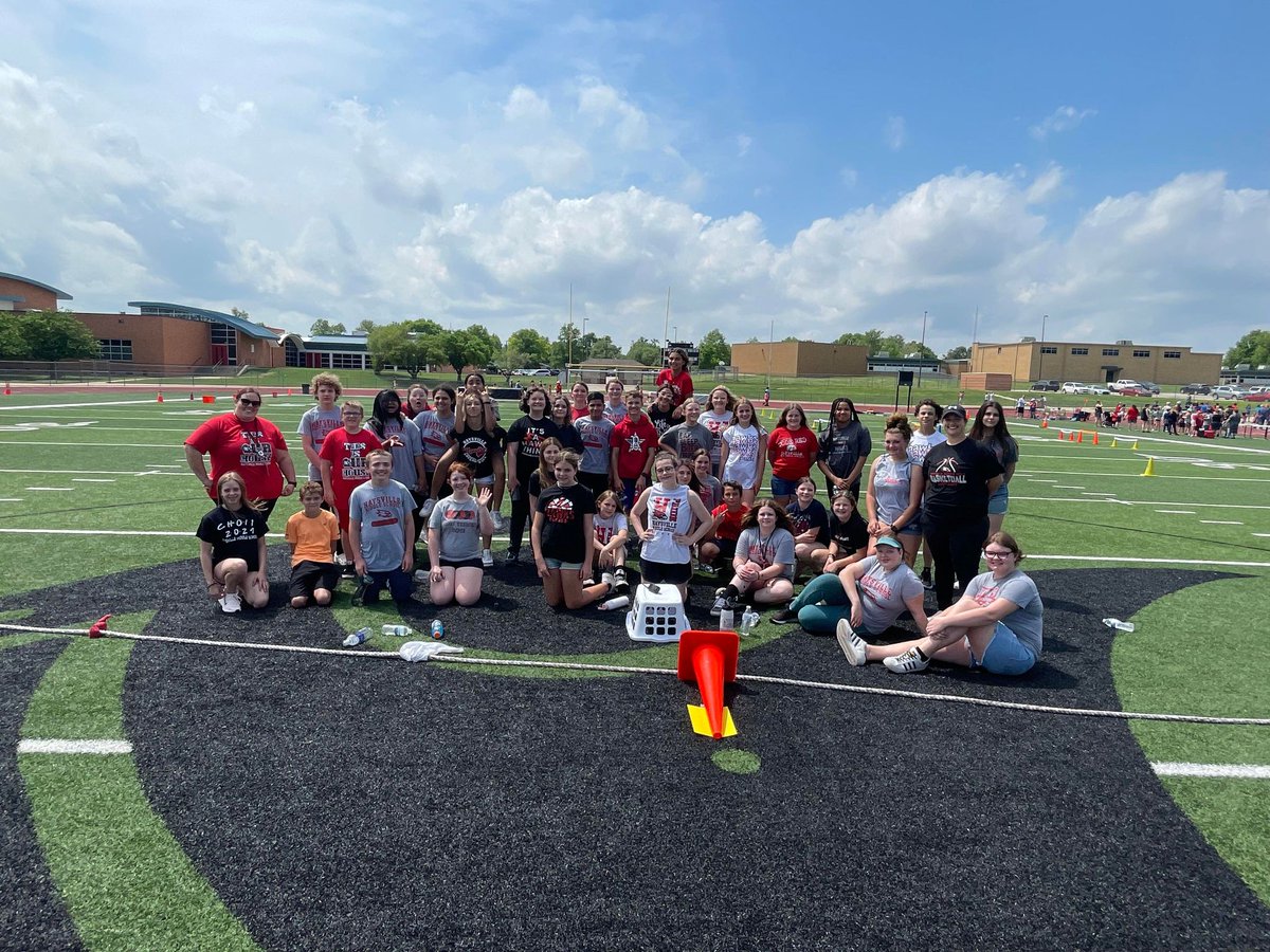 HMSWebCrew's tweet photo. Thank you Freeman Elementary for allowing us to help in your Field Day! Our future WEB leaders had a blast! https://t.co/amTjsTQemV