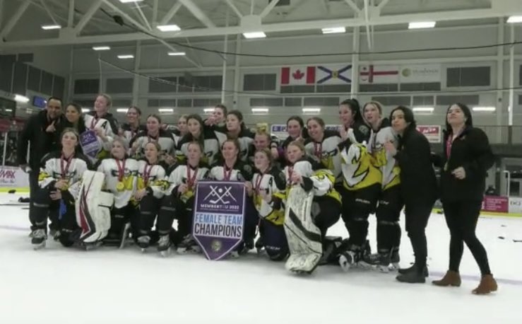 Congratulations to Team Manitoba for winning GOLD in the female division at the 2022 National Aboriginal Hockey Championships! 🪶🏒