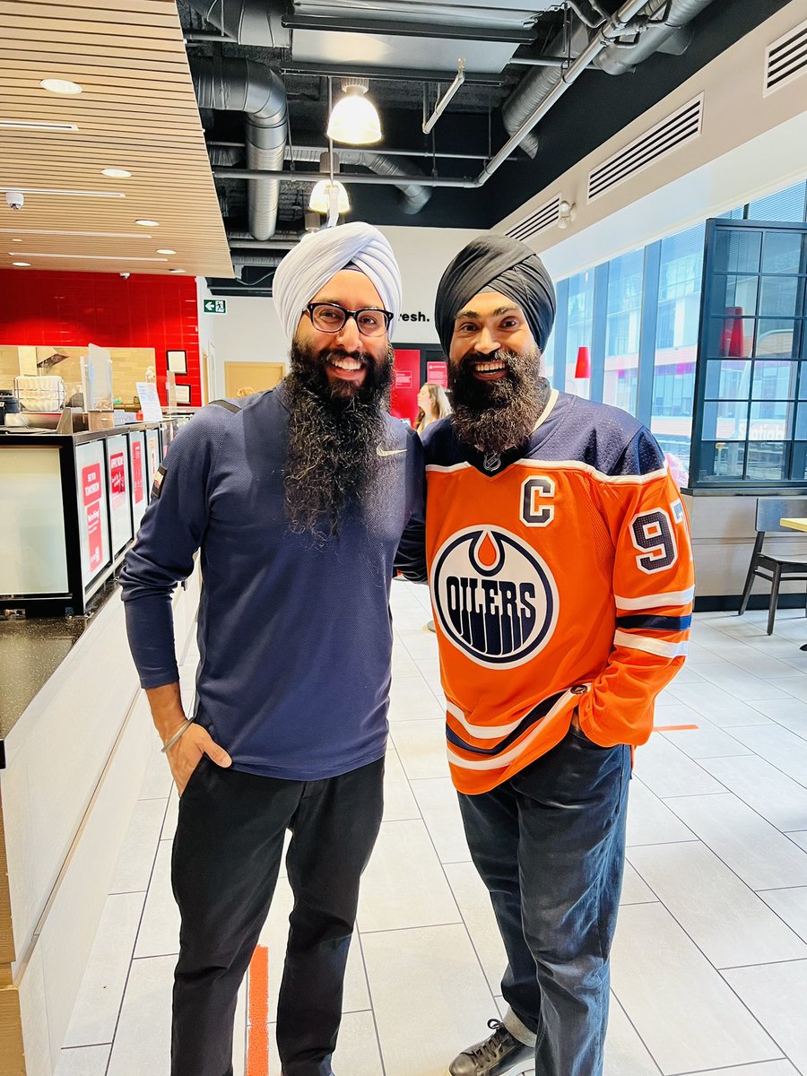 manjitgauba's tweet photo. #LetsGoOilers @IceSinghHNIC #bearded #Playoffs #playoffbeards #Game7 https://t.co/BiOJb4e7zp