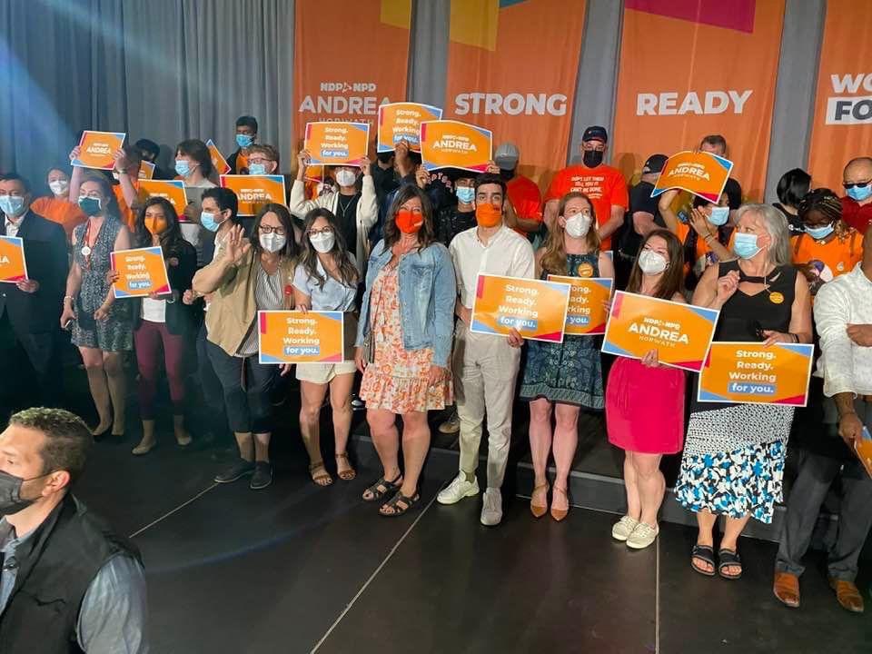 AllisonCillis's tweet photo. What a RALLY it was in #Brampton today! @AndreaHorwath + @theJagmeetSingh = the dream team! The energy•excitement•commitment to make things better for Ontarians filled the room.
I was so happy to be there & represent #FlamGlan & #HamOnt!
#StrongReady #WorkingForYou #OnPoli https://t.co/YfdHLUzDy7