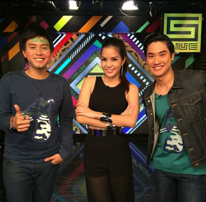 tawan_memories's tweet photo. 🗓️ 7 years ago

📌5livetv

#Tawan_V #Kikey_P #Linpitaying https://t.co/EzV5rwTRkl