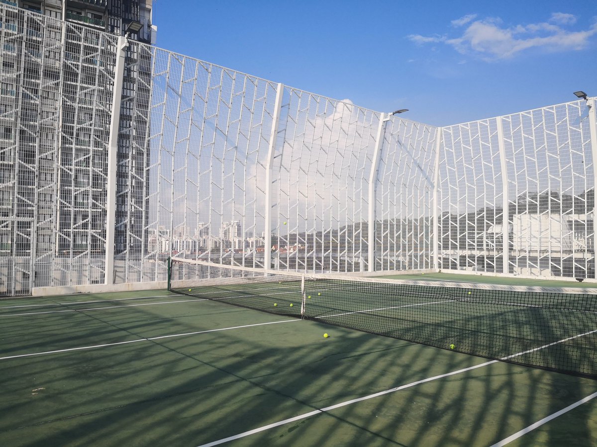 dou_tony's tweet photo. perfect timing for tennis, 8am to 9am. Exercise more and learn more. 不积跬步，何以至千里. https://t.co/ZclV1dWXW3