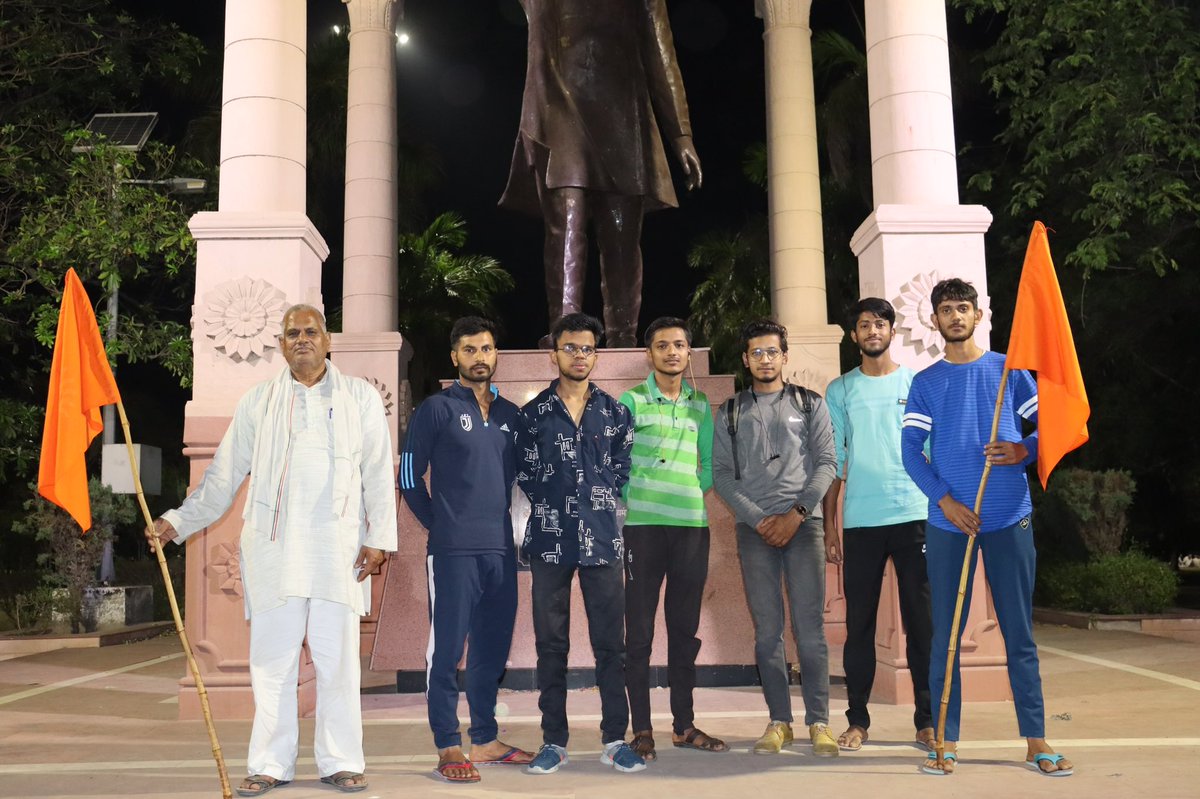 वो दिन दूर नहीं आर्य महासंघ से विद्या लेकर फिर राम कृष्णा निकलेगें घर घर गली गली से।
#जय_आर्य 
#जय_आर्यावर्त्त